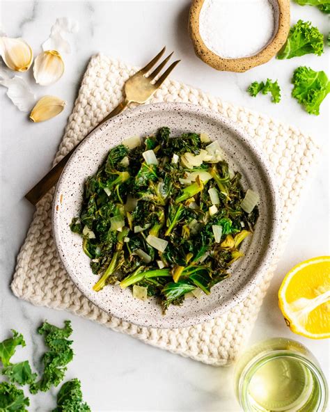 How does Braised Garlic and Onion Kale fit into your Daily Goals - calories, carbs, nutrition