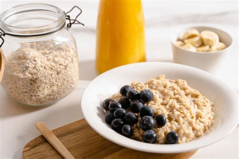 How does Breakfast Oatmeal fit into your Daily Goals - calories, carbs, nutrition