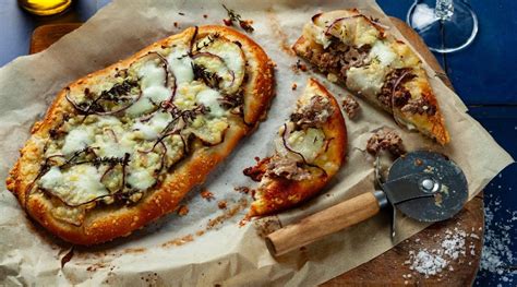 How does Breakfast Sausage and Potato Pizza fit into your Daily Goals - calories, carbs, nutrition