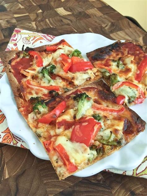 How does Broccoli and Red Pepper Pizza fit into your Daily Goals - calories, carbs, nutrition