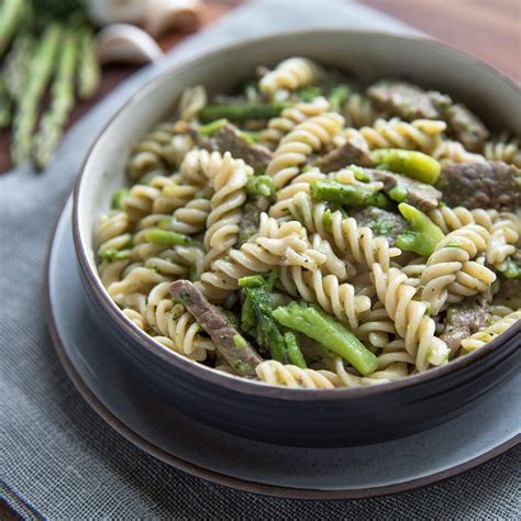 How does Brown Rice Pasta Fusilli fit into your Daily Goals - calories, carbs, nutrition