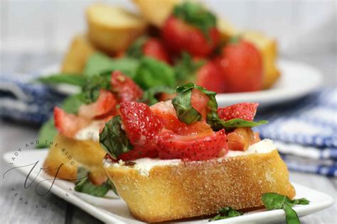 How does Bruschetta Baguettes fit into your Daily Goals - calories, carbs, nutrition