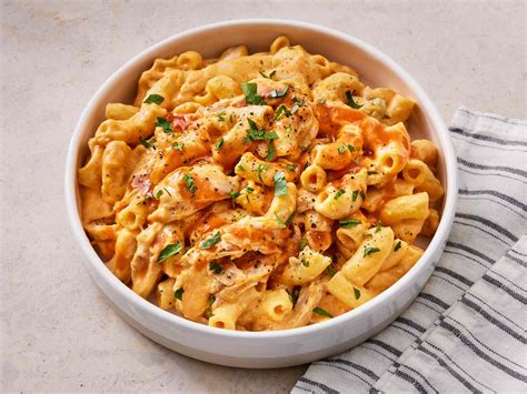 How does Buffalo Chicken Mac n Cheese Gratin fit into your Daily Goals - calories, carbs, nutrition