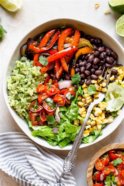 How does Burrito Bowl Veggie fit into your Daily Goals - calories, carbs, nutrition