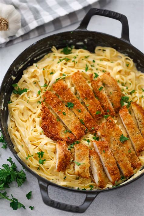 How does Butter Chicken Fettuccini fit into your Daily Goals - calories, carbs, nutrition