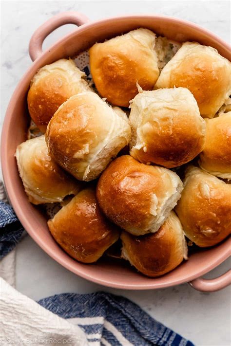 How does Butter and Egg Dinner Roll fit into your Daily Goals - calories, carbs, nutrition
