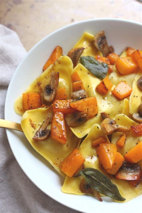 How does Butternut Ravioli Medium fit into your Daily Goals - calories, carbs, nutrition