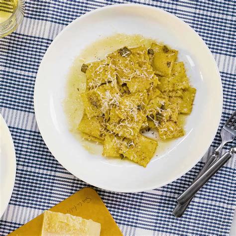 How does Butternut Squash Agnolotti fit into your Daily Goals - calories, carbs, nutrition