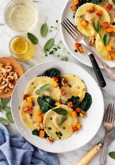 How does Butternut Squash Ravioli, Sage Cream Sauce, Zucchini (600HS) fit into your Daily Goals - calories, carbs, nutrition