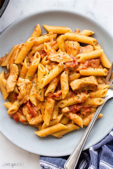 How does Cajun Chicken and Crawfish with Penne fit into your Daily Goals - calories, carbs, nutrition