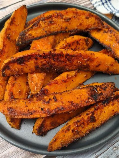 How does Cajun Roasted Sweet Potatoes fit into your Daily Goals - calories, carbs, nutrition