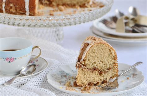 How does Cake, Streusel Coffee (Bostwick) fit into your Daily Goals - calories, carbs, nutrition