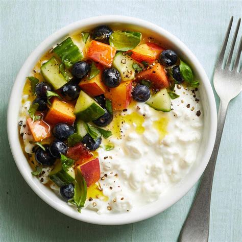 How does California Fruit Salad with Cottage Cheese fit into your Daily Goals - calories, carbs, nutrition