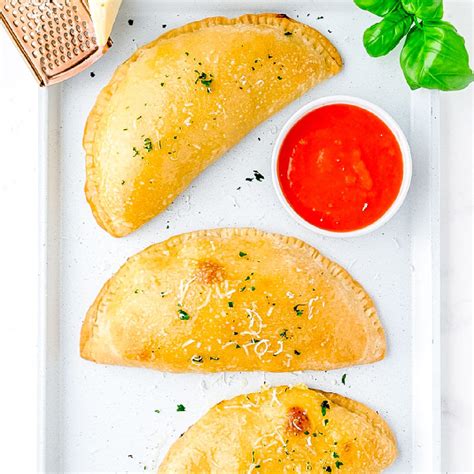 How does Calzone Classic Cheese 7