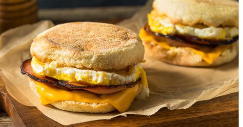 How does Canadian Bacon English Muffin fit into your Daily Goals - calories, carbs, nutrition