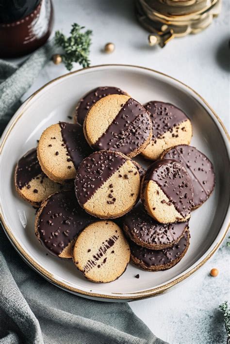How does Cappuccino Shortbread Cookies fit into your Daily Goals - calories, carbs, nutrition