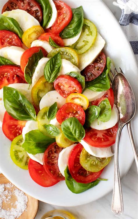 How does Caprese Salad Plate fit into your Daily Goals - calories, carbs, nutrition