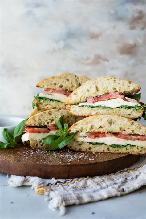 How does Caprese Sandwich Thin fit into your Daily Goals - calories, carbs, nutrition