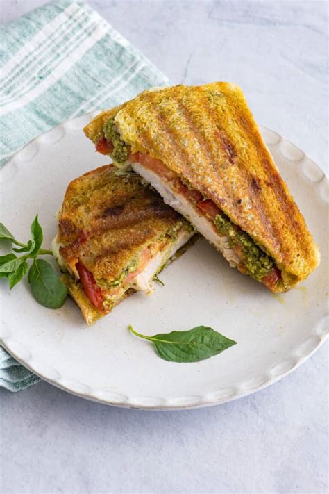 How does Caprese with Pesto Panini (9267.2) fit into your Daily Goals - calories, carbs, nutrition