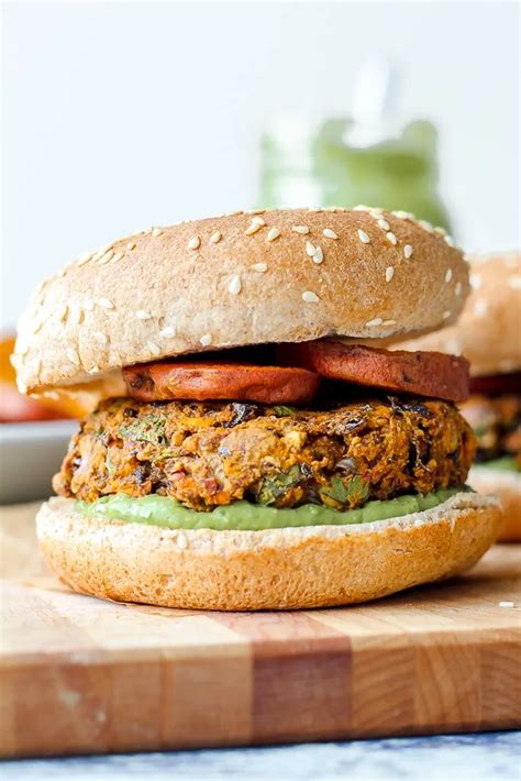 How does Caribbean Bean Burger fit into your Daily Goals - calories, carbs, nutrition