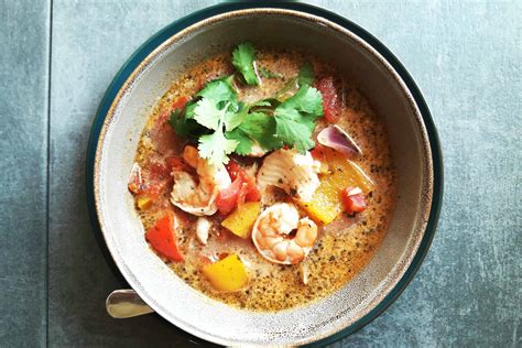 How does Caribbean Fish Soup 8 oz fit into your Daily Goals - calories, carbs, nutrition