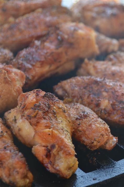 How does Caribbean Jerk Chicken Wings fit into your Daily Goals - calories, carbs, nutrition