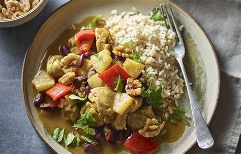 How does Caribbean fruity curry fit into your Daily Goals - calories, carbs, nutrition