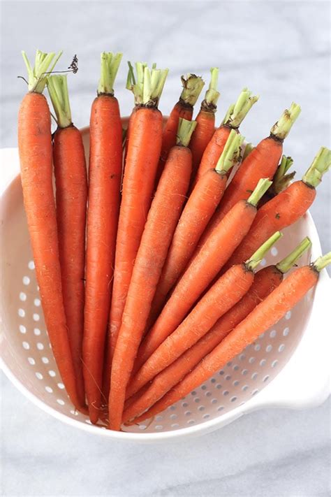 How does Carrots Simply Roasted 3 oz fit into your Daily Goals - calories, carbs, nutrition