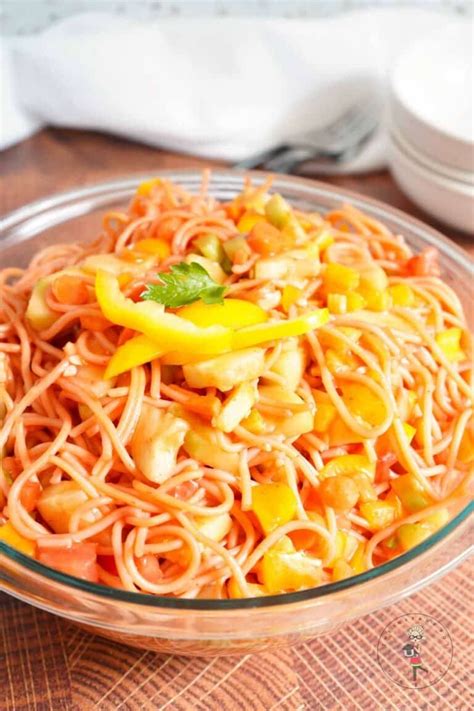 How does Catalina Club Combo with Pasta fit into your Daily Goals - calories, carbs, nutrition