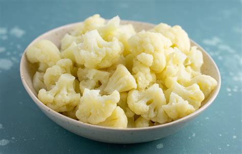 How does Cauliflower Steamed 3 oz fit into your Daily Goals - calories, carbs, nutrition