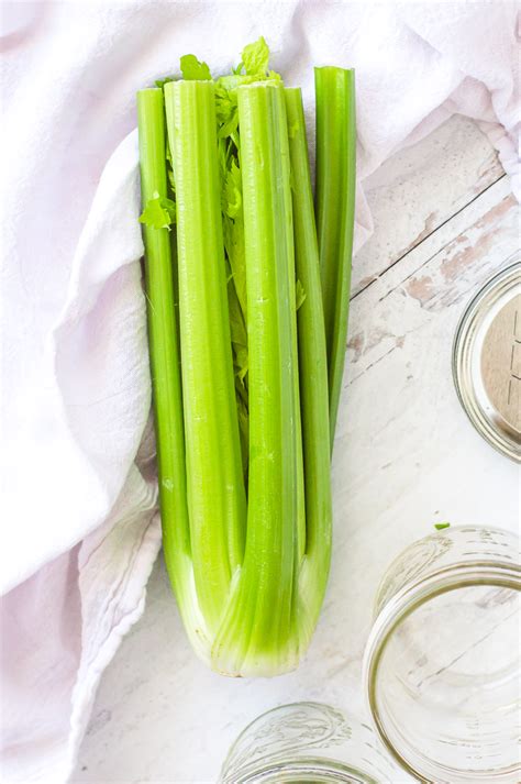 How does Celery Sticks & Peanut Butter fit into your Daily Goals - calories, carbs, nutrition