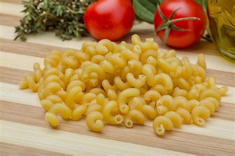 How does Cellentani Pasta fit into your Daily Goals - calories, carbs, nutrition