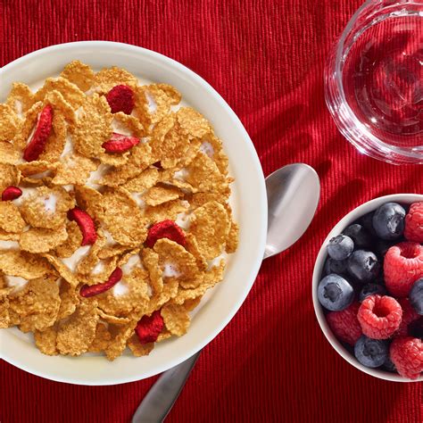 How does Cereal Special K Red Berries Bulk 1 Cup fit into your Daily Goals - calories, carbs, nutrition