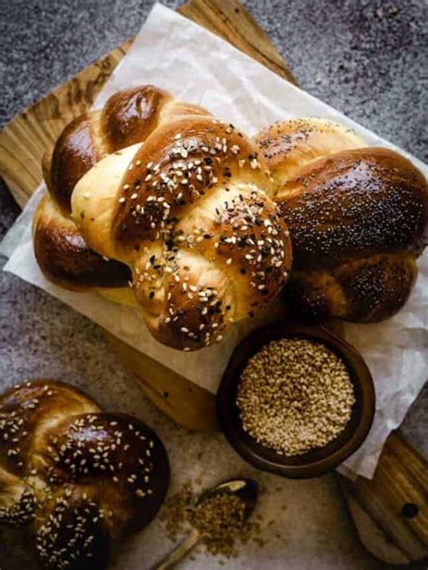 How does Challah Roll fit into your Daily Goals - calories, carbs, nutrition