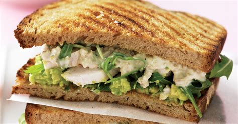 How does Chargrilled Chicken Sandwich fit into your Daily Goals - calories, carbs, nutrition