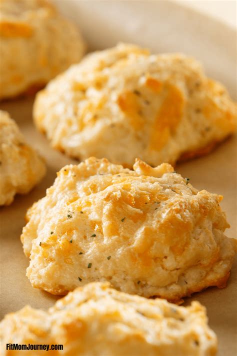 How does Cheddar Bay Biscuits fit into your Daily Goals - calories, carbs, nutrition