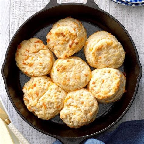 How does Cheddar Buttermilk Biscuit fit into your Daily Goals - calories, carbs, nutrition