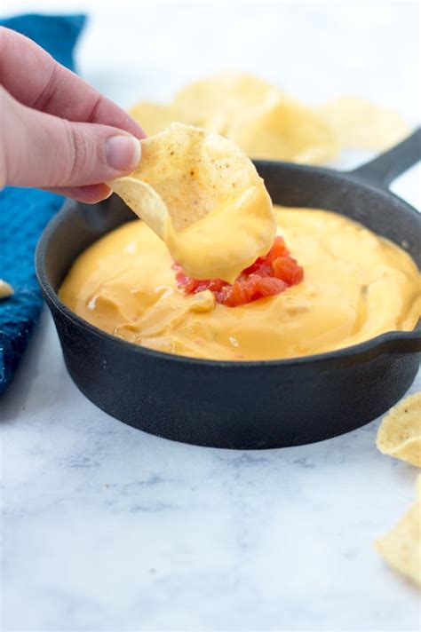 How does Cheddars Queso fit into your Daily Goals - calories, carbs, nutrition