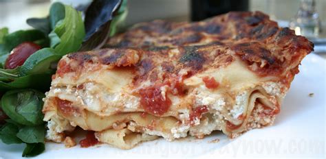 How does Cheese Lasagna fit into your Daily Goals - calories, carbs, nutrition