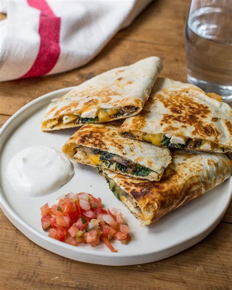 How does Cheese Quesadilla fit into your Daily Goals - calories, carbs, nutrition