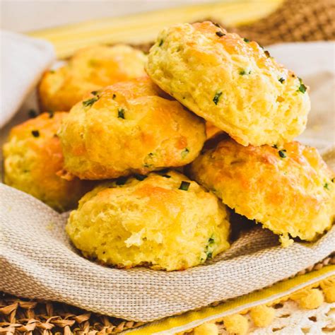 How does Cheese Scone fit into your Daily Goals - calories, carbs, nutrition