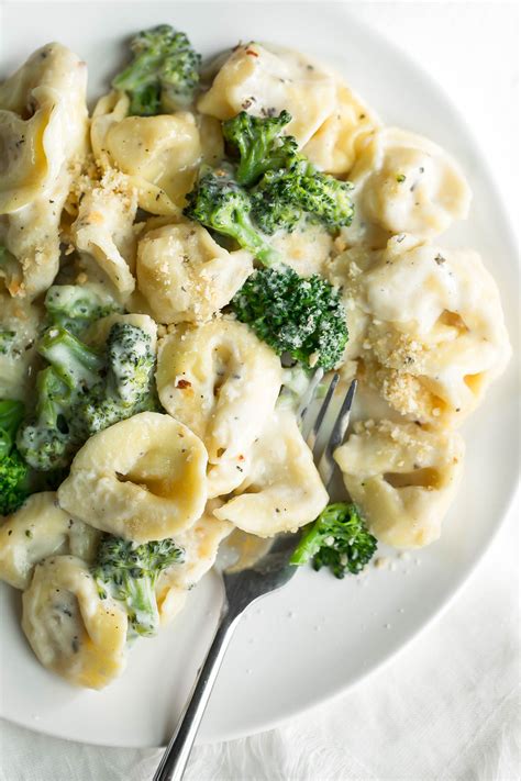 How does Cheese Tortellini, Broccoli & Fennel fit into your Daily Goals - calories, carbs, nutrition