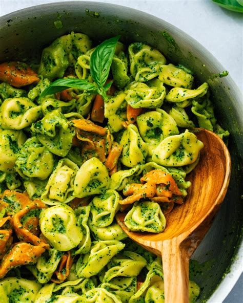 How does Cheese Tortellini with Pesto Sauce fit into your Daily Goals - calories, carbs, nutrition