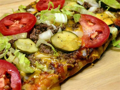 How does Cheeseburger Pizza - FOD fit into your Daily Goals - calories, carbs, nutrition