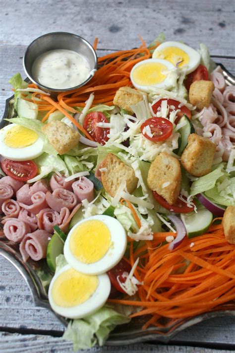 How does Chef Salad fit into your Daily Goals - calories, carbs, nutrition