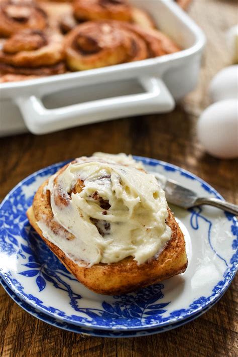 How does Cherry Cinnamon Roll, with Frosting fit into your Daily Goals - calories, carbs, nutrition