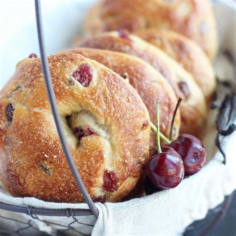 How does Cherry Vanilla Bagel fit into your Daily Goals - calories, carbs, nutrition