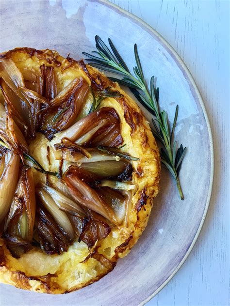 How does Chevre and Caramelized Shallot Tart fit into your Daily Goals - calories, carbs, nutrition