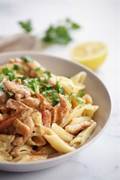 How does Chicken, Penne & Chipotle Alfredo Sauce fit into your Daily Goals - calories, carbs, nutrition