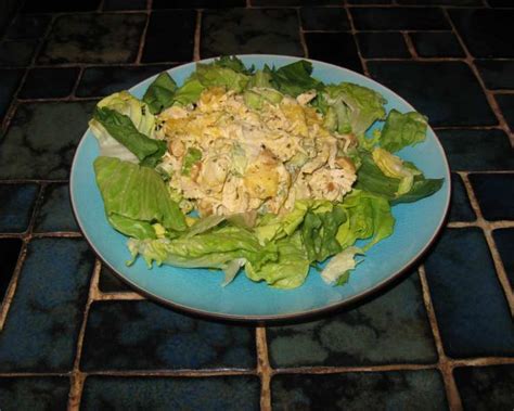 How does Chicken - mango & quinoasalad (Large) fit into your Daily Goals - calories, carbs, nutrition